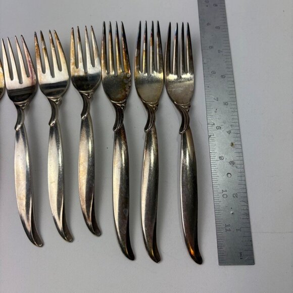 FLAIR 1847 Rogers Bros IS Silverplate Flatware Silverware 7 Forks - 2 sizes - Picture 3 of 6